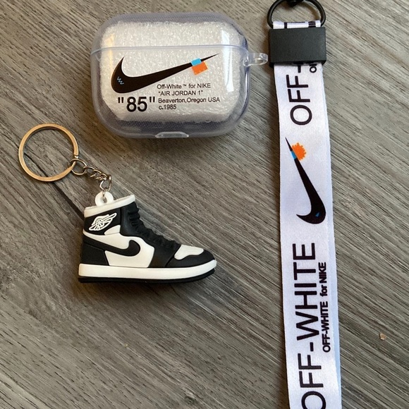 Nike AirPods Pro case for 1/2 generations - Picture 3 of 3